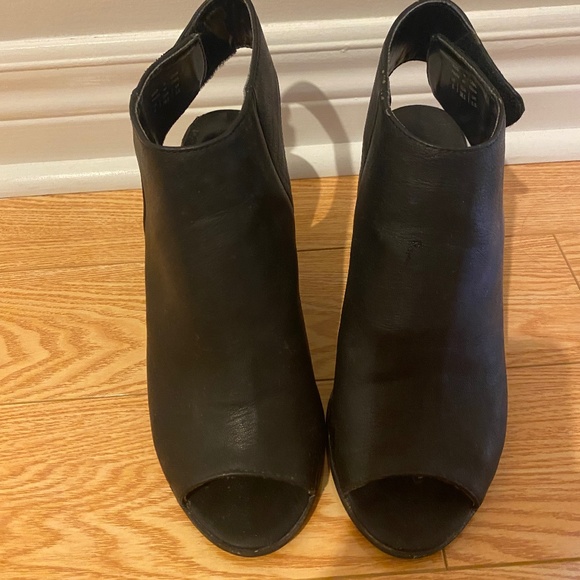 Peep Toe Mule Booties Size 8 - Picture 1 of 5